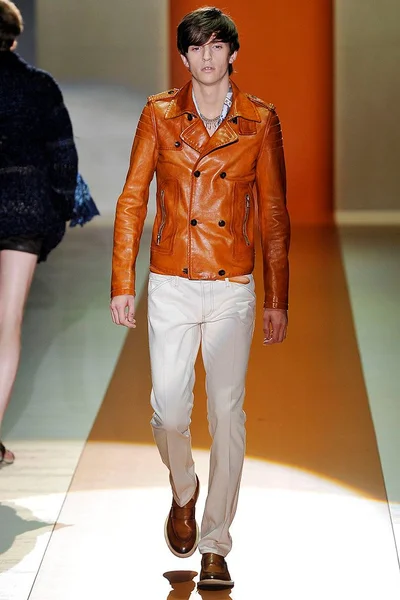 Look 23
